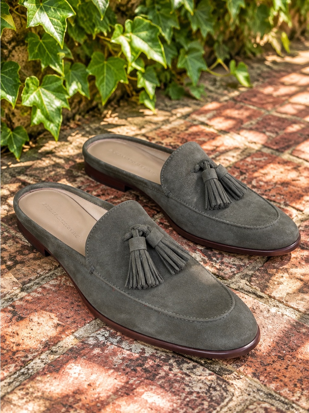 BANANA REPUBLIC Gray/Green Suede Tasseled Kiltie Flat Mules, 7.5